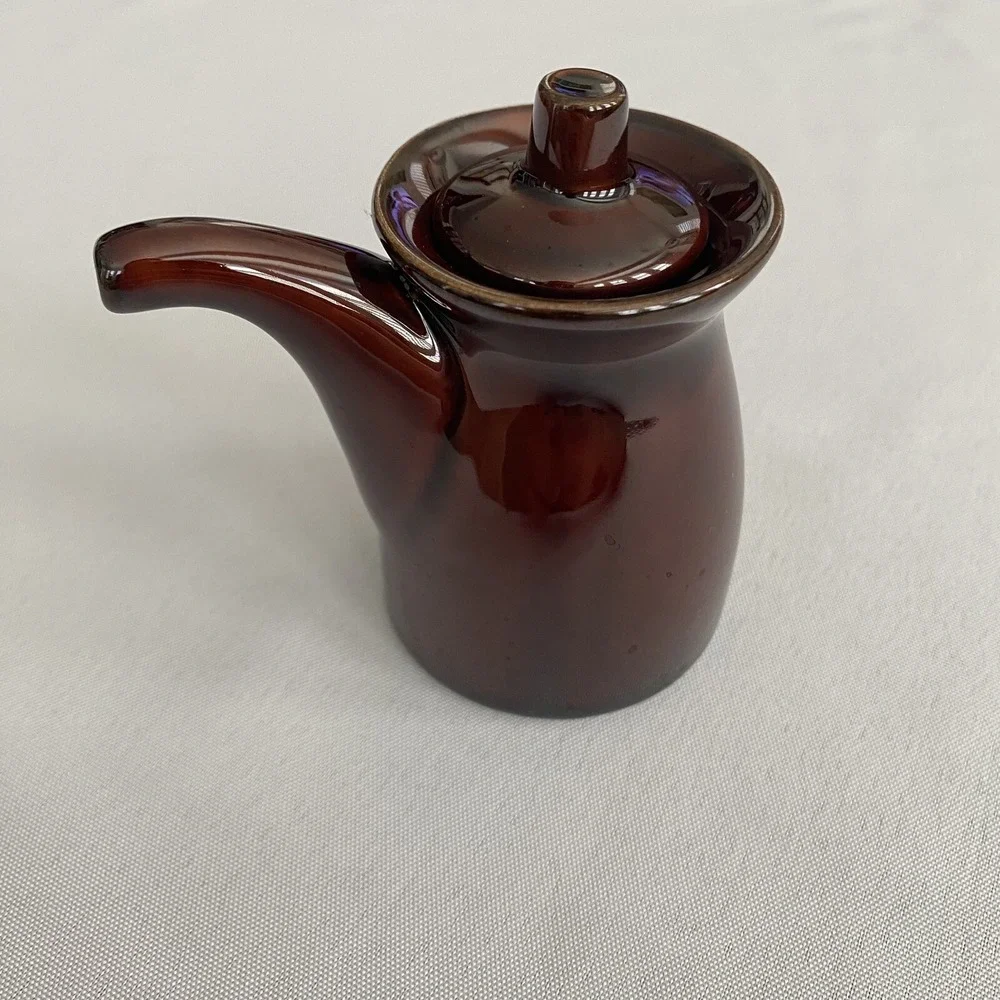 Crate & Barrel Sauce Pot With Lid Ceramic Porcelain Soy Sauce Pitcher Pourer
